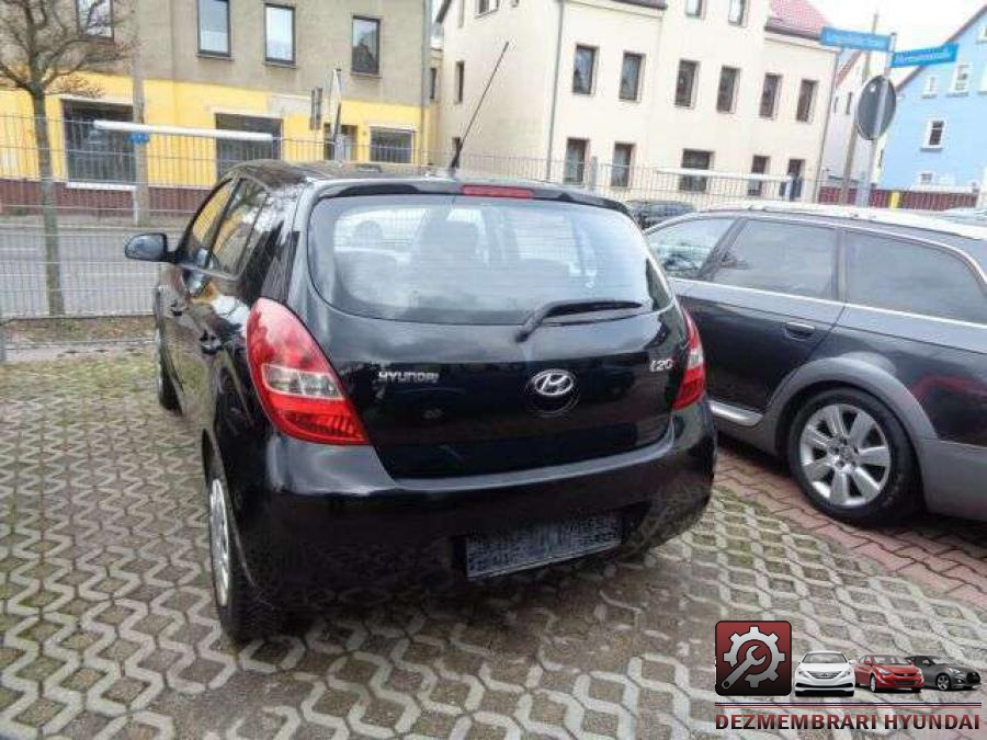 Bancheta spate hyundai i20 2010